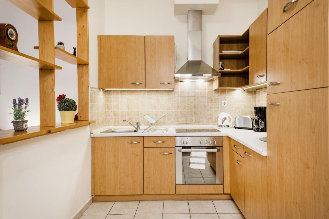 Downtown Charm With Balcony And Garden View Lejlighed Budapest Eksteriør billede